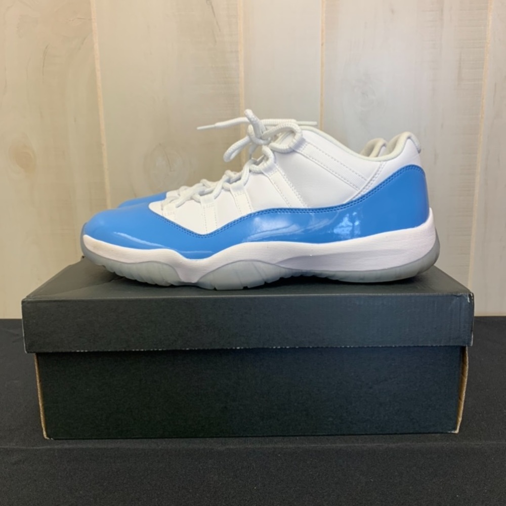 Jordan 11 Low UNC